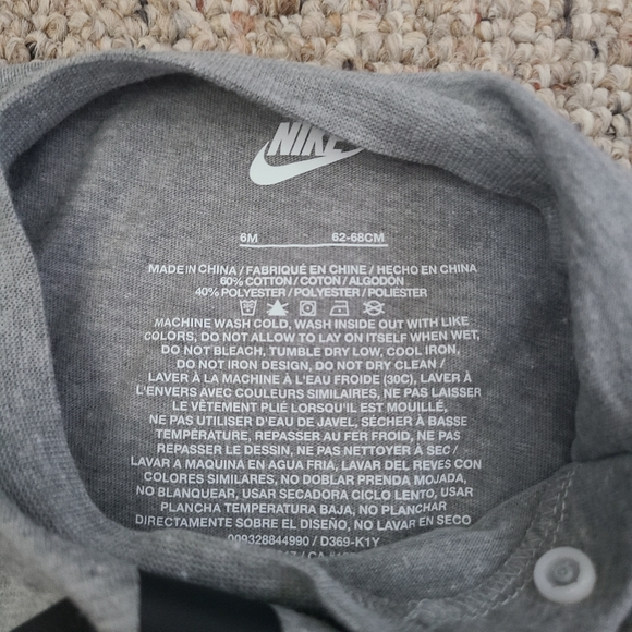NWT Boys Nike Gray Romper Size 6 Months - Picture 4 of 5